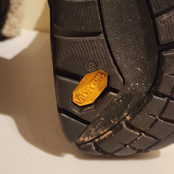 UGG Womens Sz 8 Meridian Brown Quilted Waterproof Winter Boots Vibram Soles Snow - Picture 9 of 11